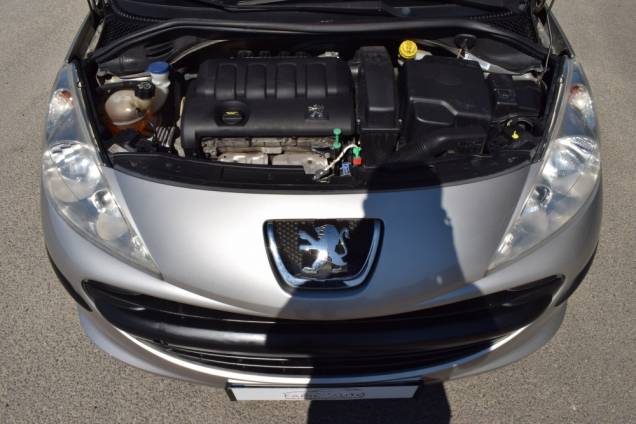 PEUGEOT 207 1.4 16 V 90 CV URBAN 19