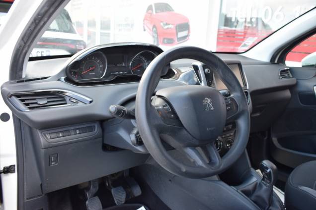 PEUGEOT 208 STYLE 82 CV 9