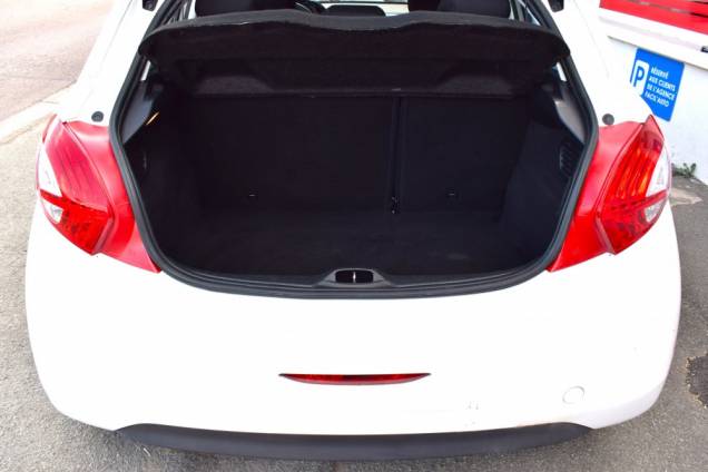 PEUGEOT 208 STYLE 82 CV 13