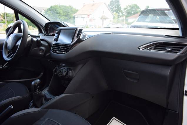 PEUGEOT 208 STYLE 82 CV 16