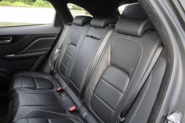 JAGUAR F-PACE R-SPORT 3.0D 300 CV 4X4 BVA / TOIT OUVRANT PANORAMIQUE 13