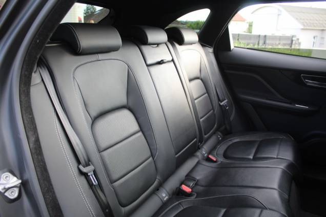 JAGUAR F-PACE R-SPORT 3.0D 300 CV 4X4 BVA / TOIT OUVRANT PANORAMIQUE 14