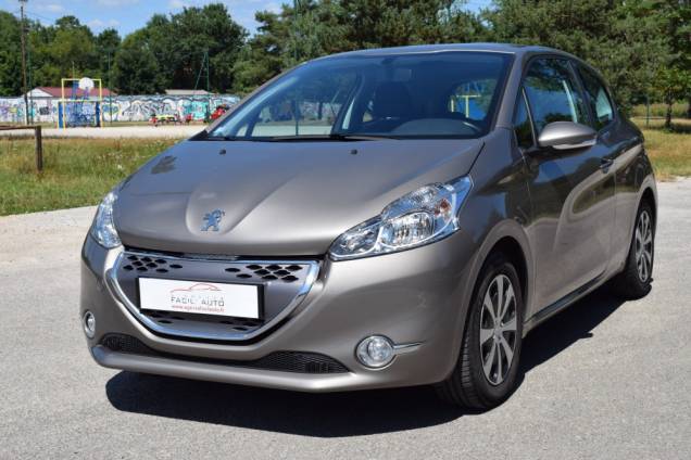 PEUGEOT 208 1.4 HDI 70 CV BOITE AUTOMATIQUE / CROCHET D'ATTELAGE / 65900 KMS 1