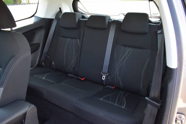 PEUGEOT 208 1.4 HDI 70 CV BOITE AUTOMATIQUE / CROCHET D'ATTELAGE / 65900 KMS 13