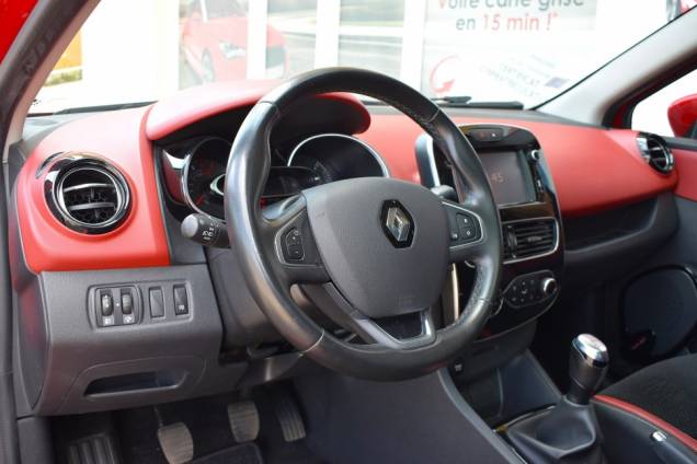 RENAULT CLIO IV INTENS 90 CV / 59500 KMS / TOIT PANORAMIQUE /  SUIVI D'ENTRETIEN COMPLET RENAULT 13