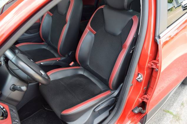 RENAULT CLIO IV INTENS 90 CV / 59500 KMS / TOIT PANORAMIQUE /  SUIVI D'ENTRETIEN COMPLET RENAULT 15