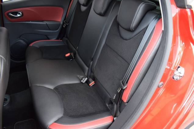 RENAULT CLIO IV INTENS 90 CV / 59500 KMS / TOIT PANORAMIQUE /  SUIVI D'ENTRETIEN COMPLET RENAULT 16