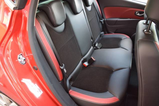 RENAULT CLIO IV INTENS 90 CV / 59500 KMS / TOIT PANORAMIQUE /  SUIVI D'ENTRETIEN COMPLET RENAULT 21