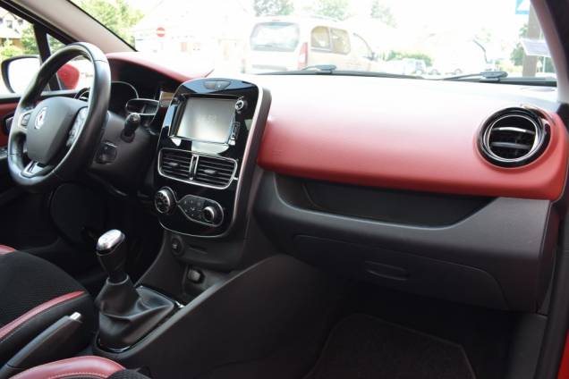 RENAULT CLIO IV INTENS 90 CV / 59500 KMS / TOIT PANORAMIQUE /  SUIVI D'ENTRETIEN COMPLET RENAULT 22