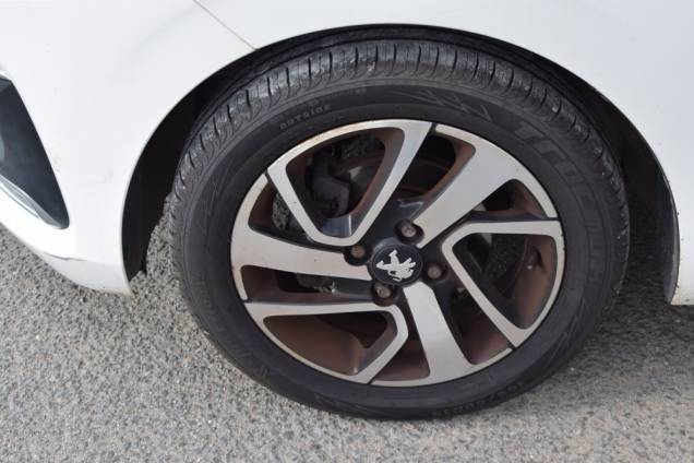 PEUGEOT 108 ALLURE 82 CV / 88500 KMS / CAMERA DE RECUL / GPS / CLIMATISATION 20