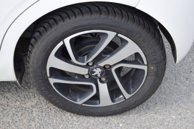 PEUGEOT 108 ALLURE 82 CV / 88500 KMS / CAMERA DE RECUL / GPS / CLIMATISATION 21