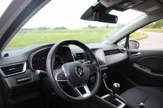 RENAULT CLIO BUSINESS 1.5 BLUEDCI 85 CV BVM6 / ORIGINE FRANCE 9