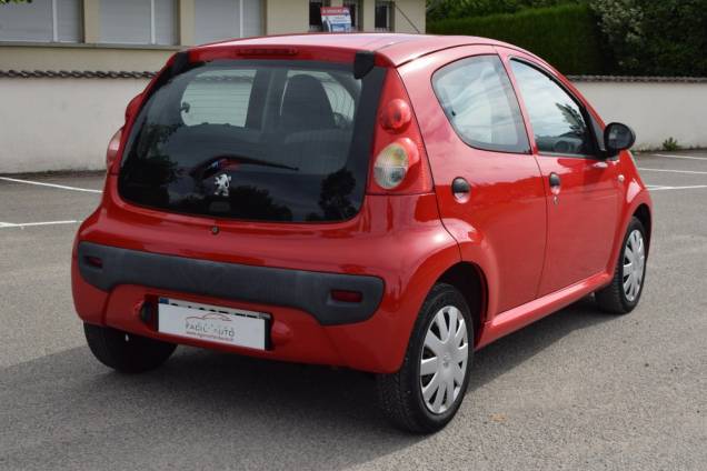 PEUGEOT 107 1.0 68 CV 5 PORTES 4