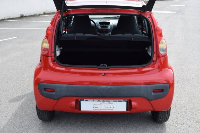PEUGEOT 107 1.0 68 CV 5 PORTES 18
