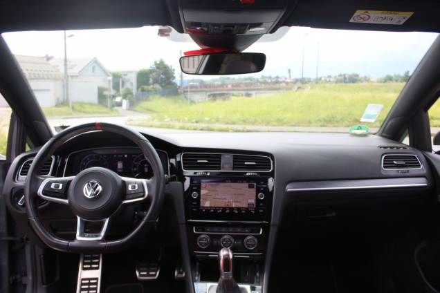 VOLKSWAGEN GOLF TCR 2.0 TSI 290 CV DSG7 / TOIT OUVRANT 9
