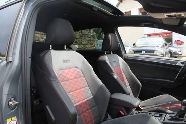 VOLKSWAGEN GOLF TCR 2.0 TSI 290 CV DSG7 / TOIT OUVRANT 12