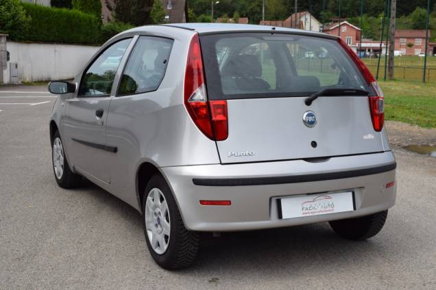 FIAT PUNTO 1.2 60 CV / 1ère MAIN / 19900 KMS / CLIMATISATION 4