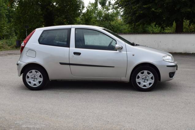 FIAT PUNTO 1.2 60 CV / 1ère MAIN / 19900 KMS / CLIMATISATION 5
