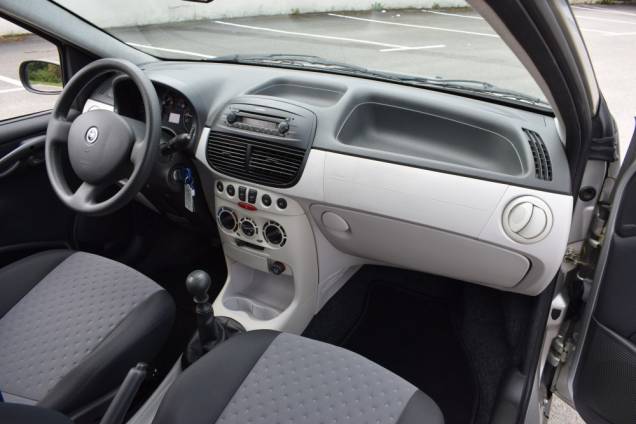 FIAT PUNTO 1.2 60 CV / 1ère MAIN / 19900 KMS / CLIMATISATION 13