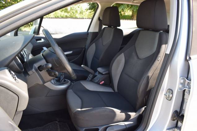 PEUGEOT 308 1.6 HDI 110 CV NAVTEQ 5 PORTES / 1ère MAIN / 75500 KMS 11