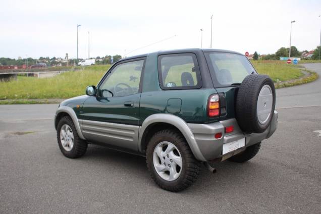 TOYOTA RAV4 2.0i 128 CV BVM5 4X4 / ORIGINE FRANCE / 2IEME MAIN 6