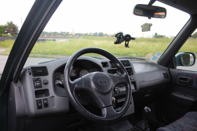 TOYOTA RAV4 2.0i 128 CV BVM5 4X4 / ORIGINE FRANCE / 2IEME MAIN 9