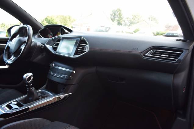 PEUGEOT 308 GT LINE 1.6 HDI 120 CV / CARNET D'ENTRETIEN COMPLET 21