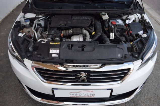 PEUGEOT 308 GT LINE 1.6 HDI 120 CV / CARNET D'ENTRETIEN COMPLET 23