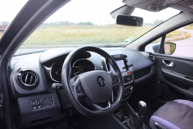 RENAULT CLIO INTENS 90 CV BVM5 / 1ER MAIN  9