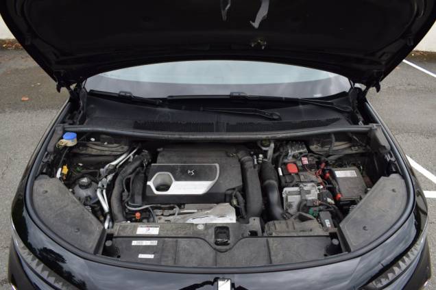 DS DS7 4X4 RIVOLI HYBRIDE 300 CV EAT 8 / 73000 KMS / 1ere MAIN / CARNET D'ENTRETIEN COMPLET 32