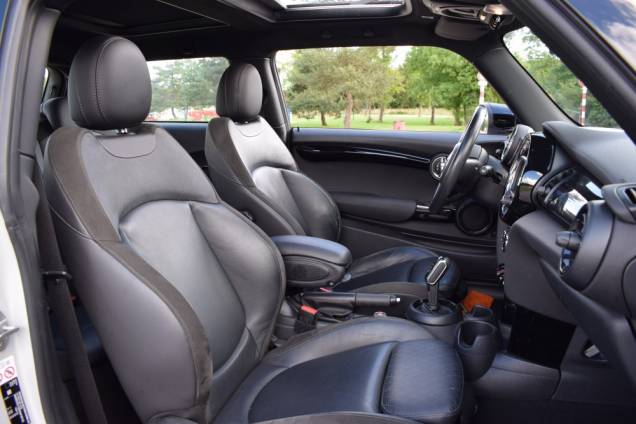 MINI COOPER EDITION GREENWICH 136 CV BVA7 14