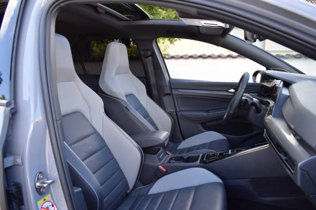 VOLKSWAGEN GOLF GTD 2.0 TDI 200 CV DSG7 / DCC / TOIT OUVRANT PANORAMIQUE 17