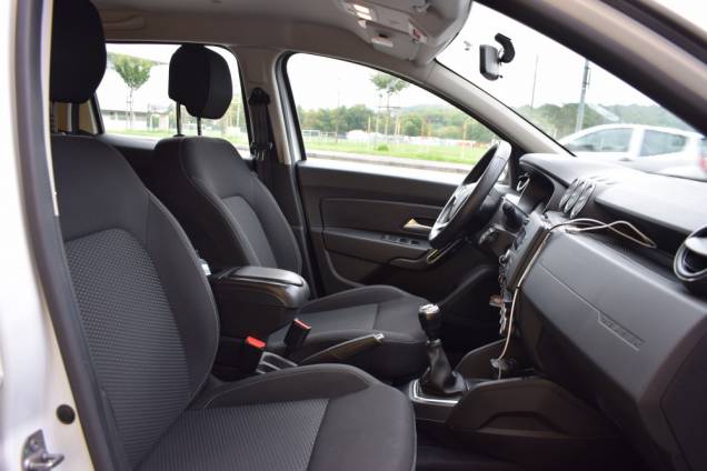 DACIA DUSTER CONFORT 1.3 TCE 150 CV 4X4 / CROCHET D ATTELAGE 16
