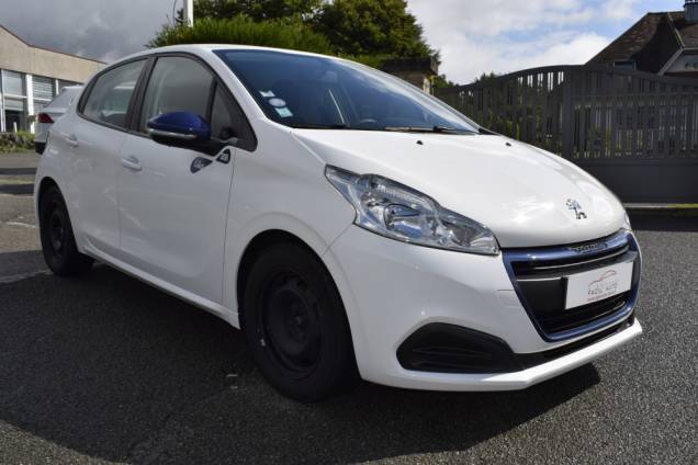 PEUGEOT 208 1.2 68 CV LIKE 7