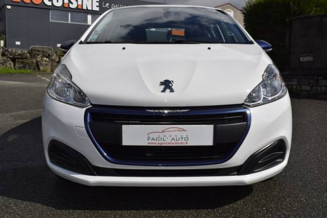 PEUGEOT 208 1.2 68 CV LIKE 8