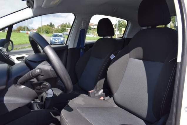 PEUGEOT 208 1.2 68 CV LIKE 11