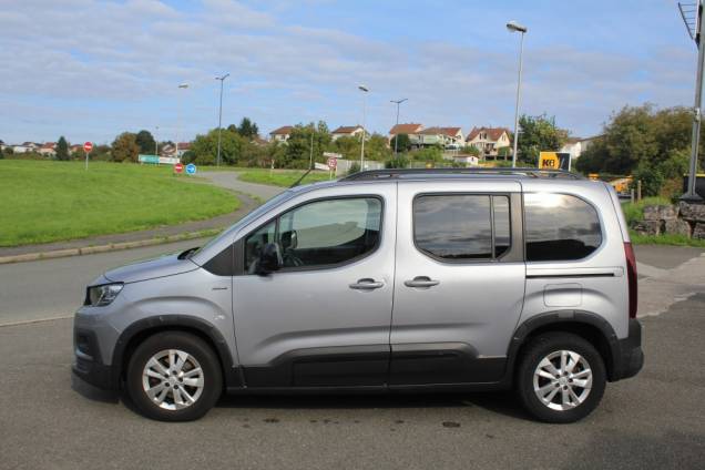 PEUGEOT RIFTER GT LINE 1.5 BLUEDHI 130 CV BVM6 / TOIT PANORAMIQUE / ORIGINE FRANCE 4