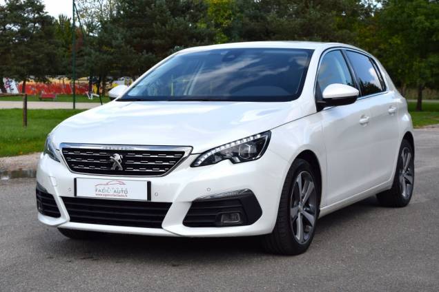 PEUGEOT 308 ALLURE 130 CV / 1ere MAIN / CARNET D' ENTRETIEN COMPLET 1