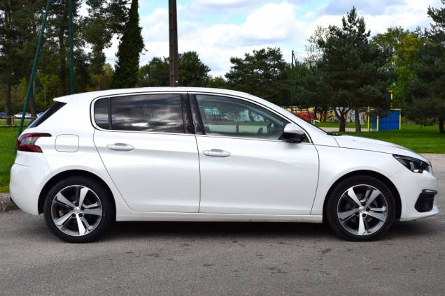 PEUGEOT 308 ALLURE 130 CV / 1ere MAIN / CARNET D' ENTRETIEN COMPLET 7