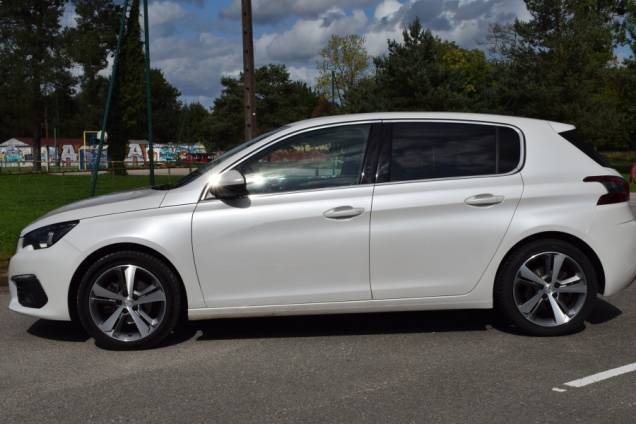 PEUGEOT 308 ALLURE 130 CV / 1ere MAIN / CARNET D' ENTRETIEN COMPLET 8