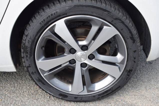 PEUGEOT 308 ALLURE 130 CV / 1ere MAIN / CARNET D' ENTRETIEN COMPLET 10