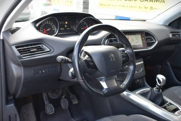 PEUGEOT 308 ALLURE 130 CV / 1ere MAIN / CARNET D' ENTRETIEN COMPLET 13