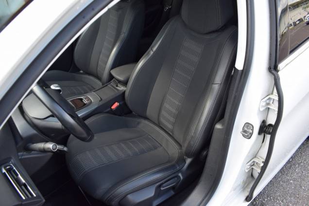 PEUGEOT 308 ALLURE 130 CV / 1ere MAIN / CARNET D' ENTRETIEN COMPLET 14