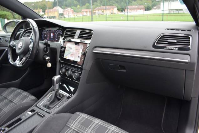 VOLKSWAGEN GOLF GTD 2.0 TDI 184 CV / TOIT OUVRANT PANORAMIQUE 27