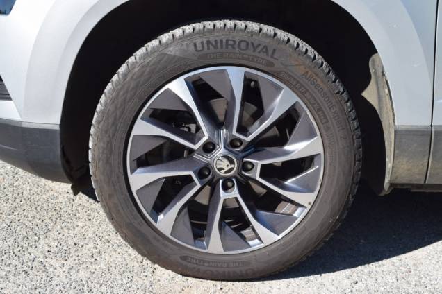 SKODA KAROQ EDITION DRIVE 125 YEARS 150 CV DSG 7 / 1ere MAIN / 72000 KMS / SUIVI COMPLET SKODA 9