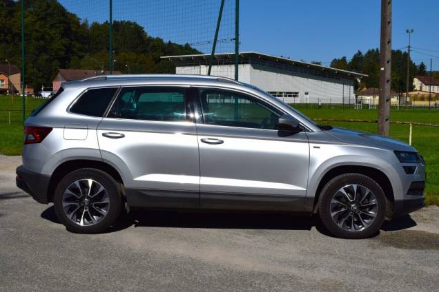 SKODA KAROQ EDITION DRIVE 125 YEARS 150 CV DSG 7 / 1ere MAIN / 72000 KMS / SUIVI COMPLET SKODA 7