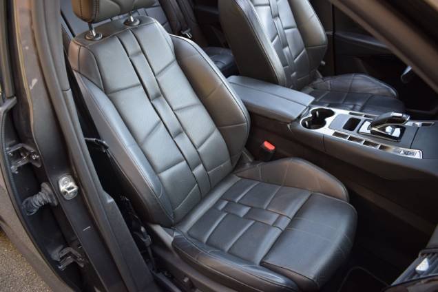 DS DS7 CROSSBACK EDITION LOUVRE 1.6 180 CV / 1ere MAIN / SUIVI COMPLET / FOCAL ELECTRA / TOIT OUVRANT PANORAMIQUE 32