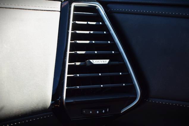 DS DS7 CROSSBACK EDITION LOUVRE 1.6 180 CV / 1ere MAIN / SUIVI COMPLET / FOCAL ELECTRA / TOIT OUVRANT PANORAMIQUE 39