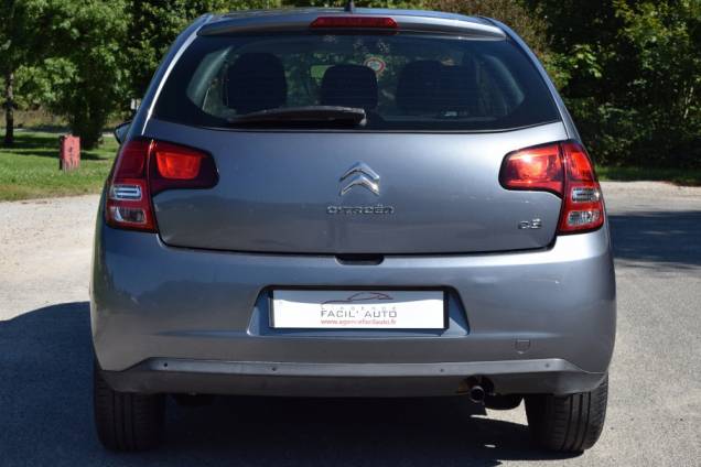 CITROEN C3 CONFORT 1.4 i 75 CV 8