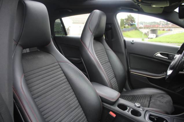 MERCEDES BENZ CLASSE CLA SHOOTING BRAKE FASCINATION 200 136 CV 7G-DCT 4 MATIC / TOIT OUVRANT PANORAMIQUE 13